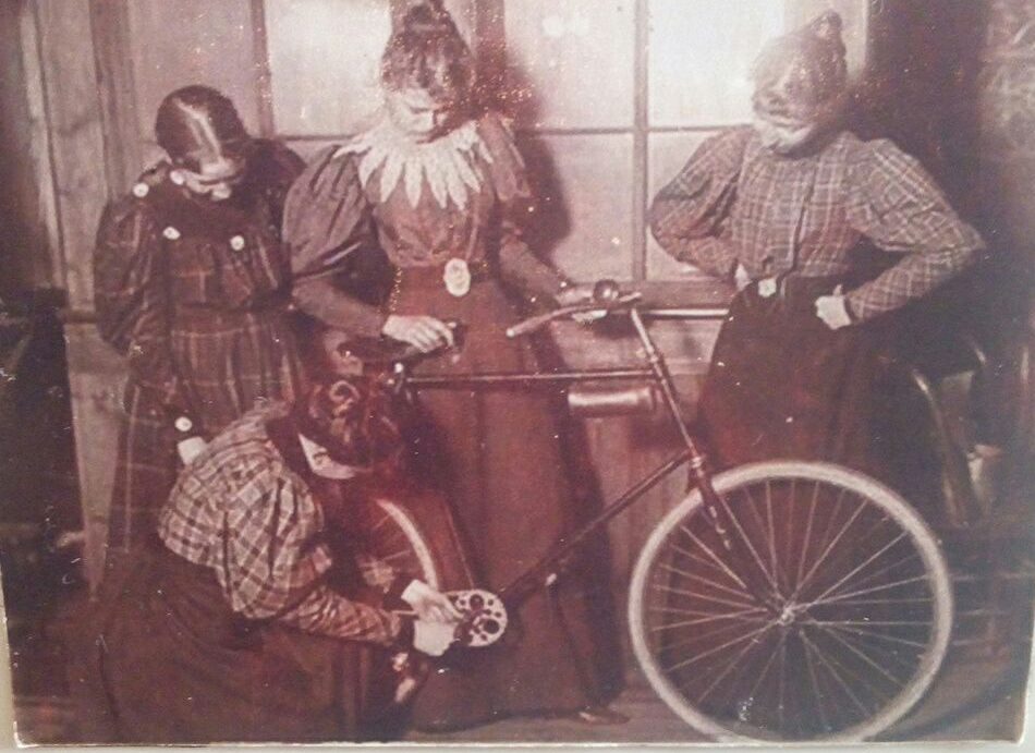 Coma Cleta, Escola bici Taller