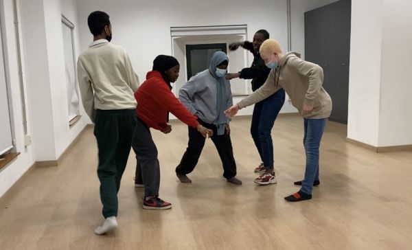 El grup Afores Teatre en un assaig. El grup Afores Teatre en un assaig.