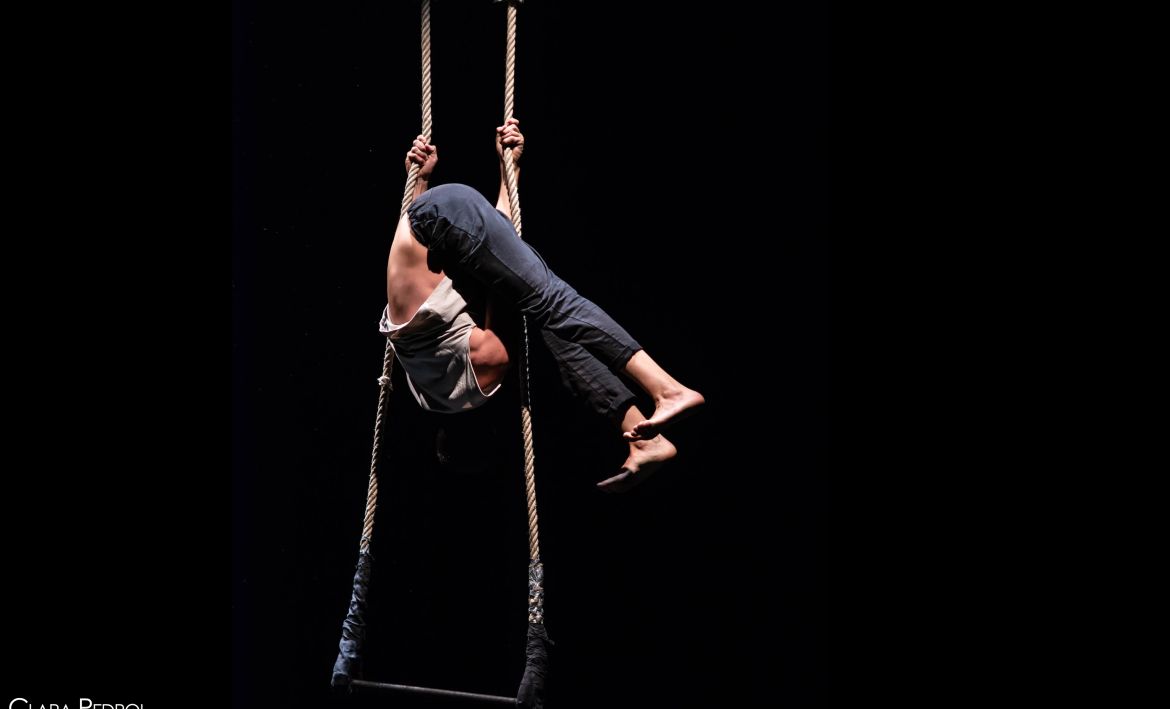Circ acrobàcia | © @Clara Pedrol Circ acrobàcia | © @Clara Pedrol