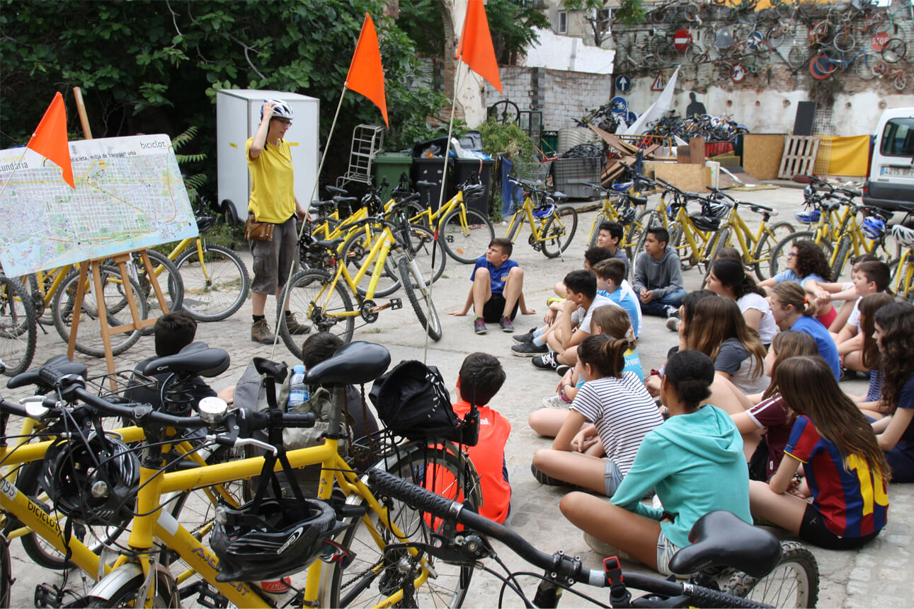 Infants en una formació de mobilitat en bici | © Biciclot